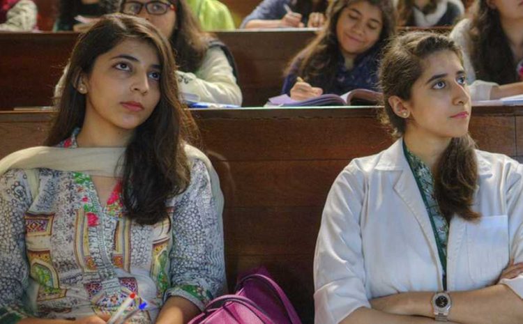  Empowering Women of Pakistan through Teaching Digital Skills